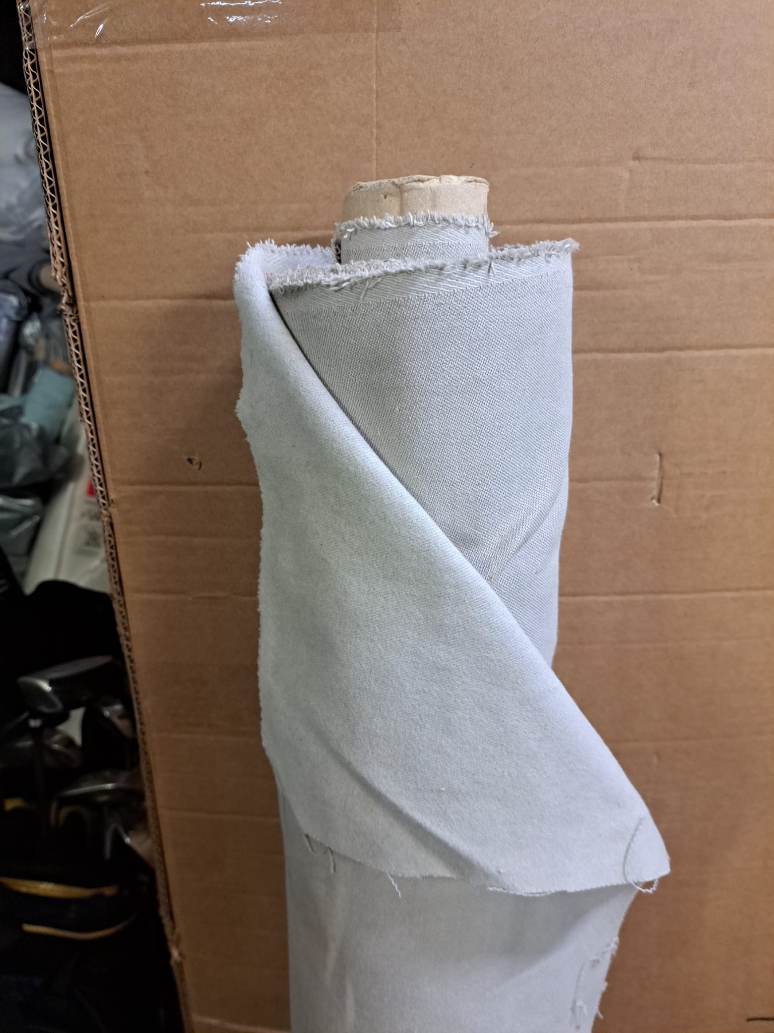 Rolle aus weißem Stoff 3 Meter